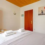 Misho With Terrace Daire Split