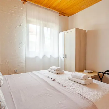 Misho With Terrace Apartman *