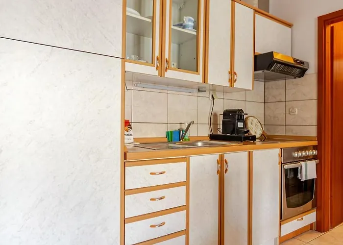 Misho With Terrace Split