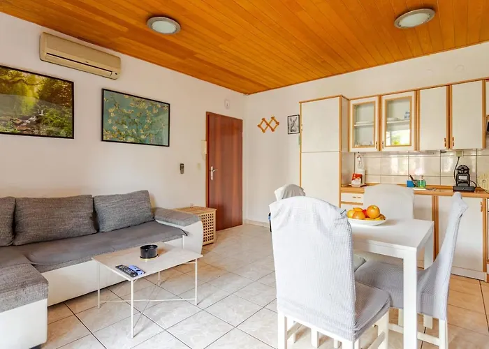 Misho With Terrace Apartamento