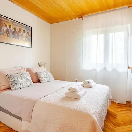 Misho With Terrace Апартаменты