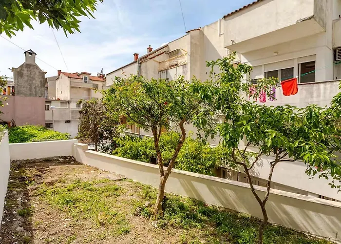 Misho With Terrace Апартаменты